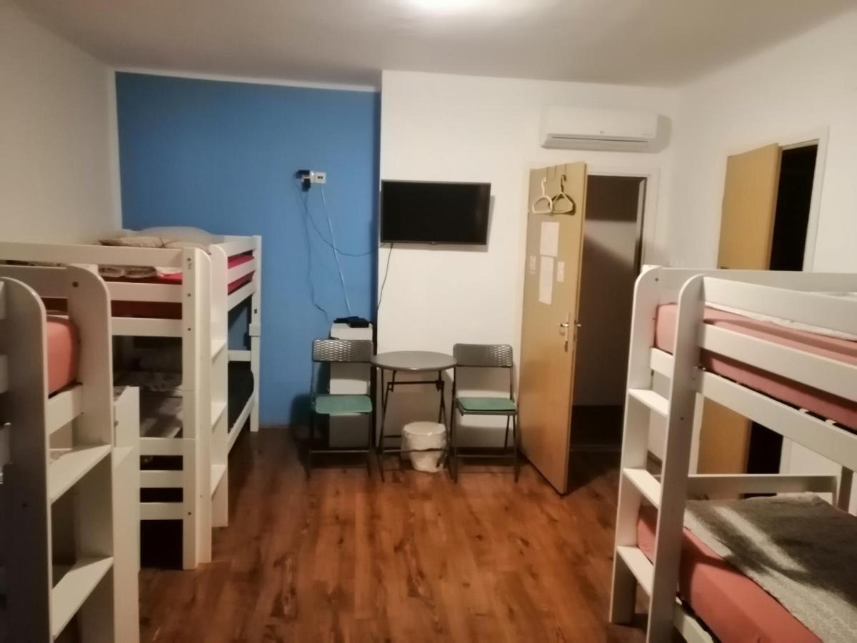 Hostel Kvarner- Private Rooms & Dorms Рийека Екстериор снимка